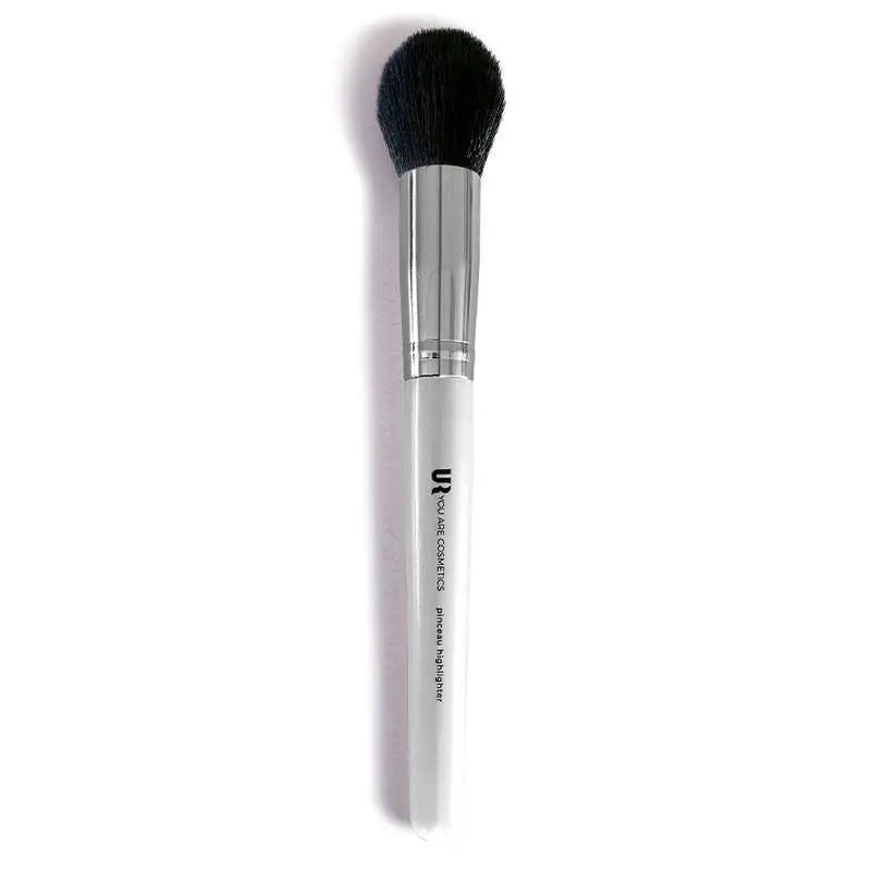 HIGHLIGHTER ESSENTIAL BRUSH